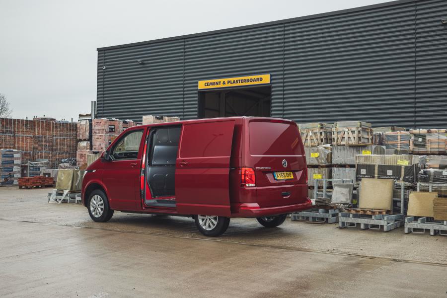  Volkswagen Transporter Van (T6.1) 2020 года  (UK) (фото 29 из 32)